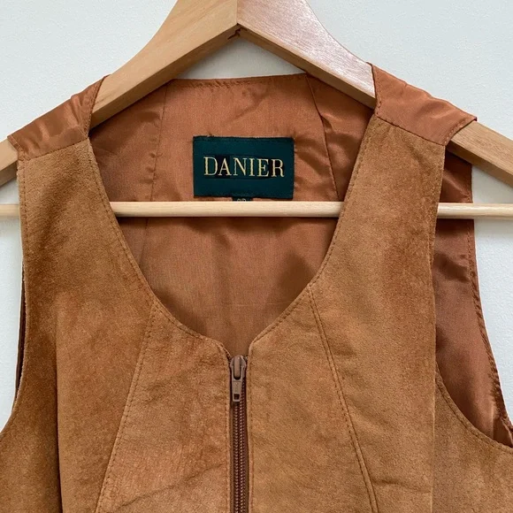 Danier Cognac Suede Zip-Front Vest - Picture 5 of 11